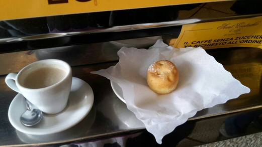 Coffee and a small sweet treat in Sant΄ Eustachio il Café, Rome.