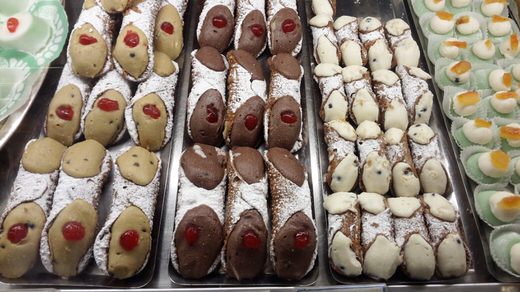 Cafe Pasticceria Dagnino: Sicilian Bakery in Rome - An American in Rome