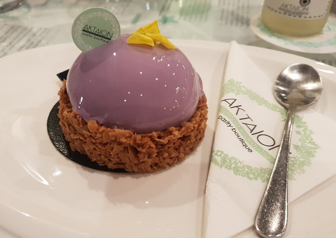 A delicious violet tart in Aktaion, Naxos.